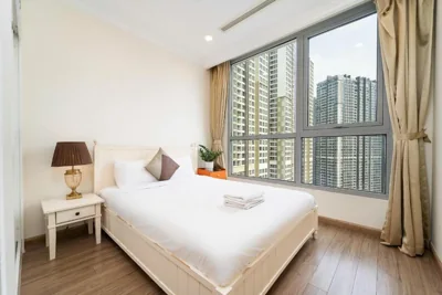 带阳台的三卧室高级公寓 — Celestia Residence At Vinhomes Central Park